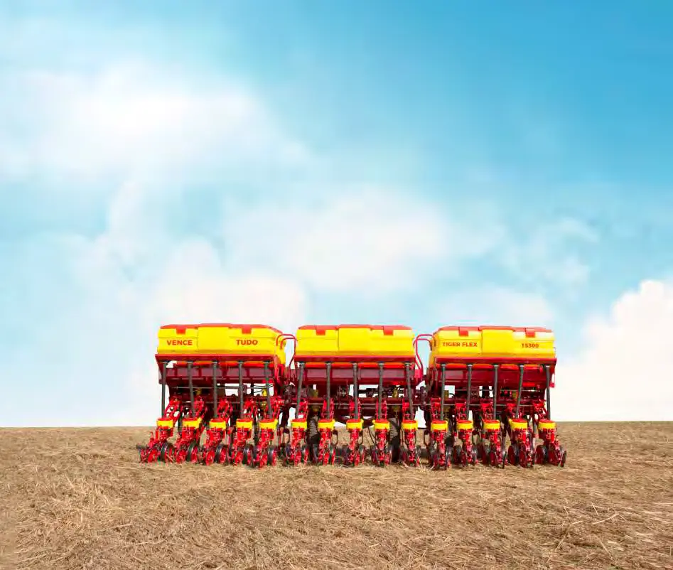 Vence Tudo Tigerflex commercial planter working in a field